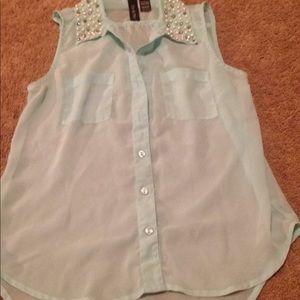 Woman's short sleeve